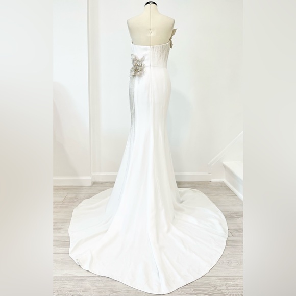 Oscar de la Renta Crystal Beaded Flower Strapless Gown Long Dress - Picture 9 of 17